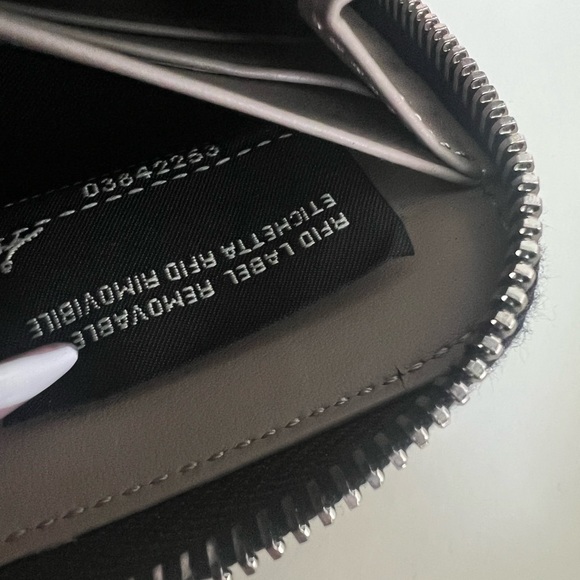 Fendi wallet - Picture 10 of 11